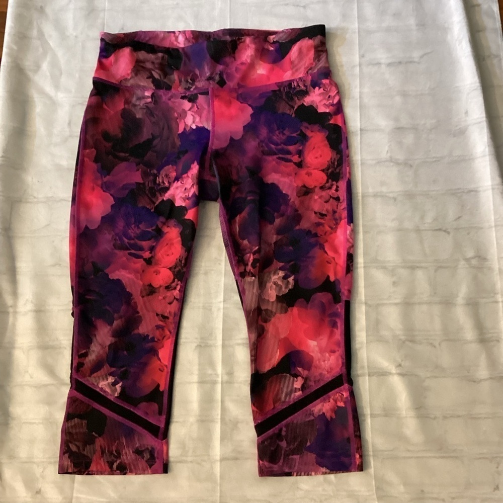 Xersion Women's Floral Capris - Pink and Purple